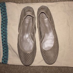 NWOT Tory Burch Suede Flats